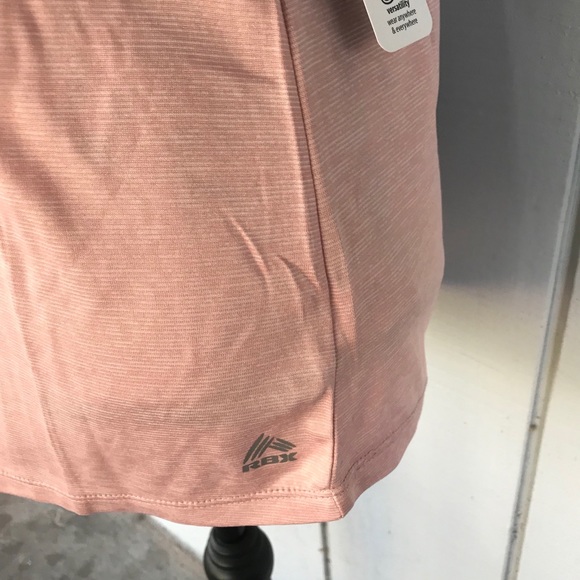 NWT Women’s Reebok Sport T - Picture 2 of 7